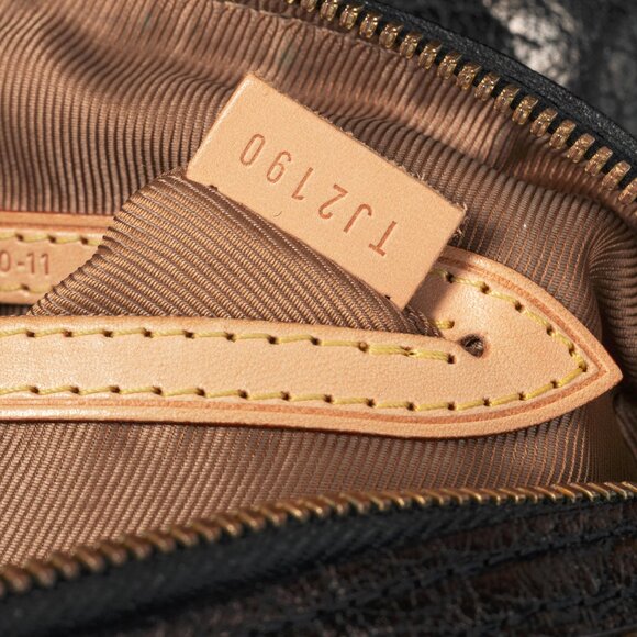 Louis Vuitton AW/10 Carrousel Monogram Fleur de Jais Sequined Velvet Handbag - Picture 15 of 15